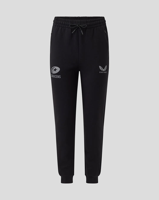 Front view of black travel knit pants with elastic drawstring waist, Saracens logo on the left thigh and Castore emblem on the right.