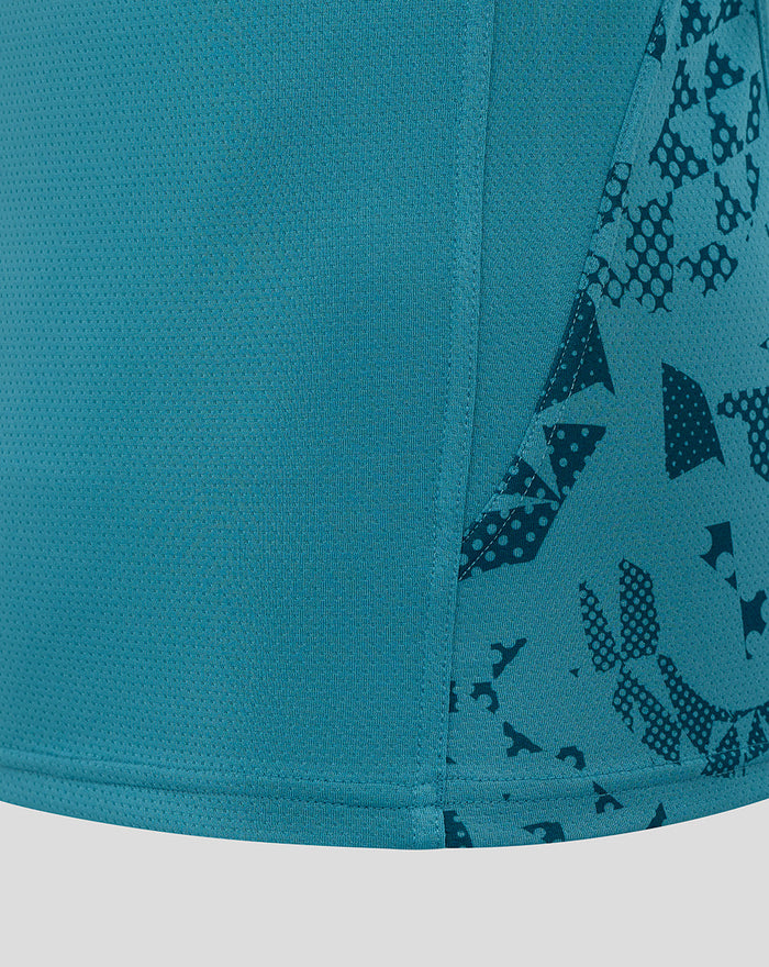 Close-up of side panel on storm blue England Rugby sleeveless singlet featuring an abstract print design.